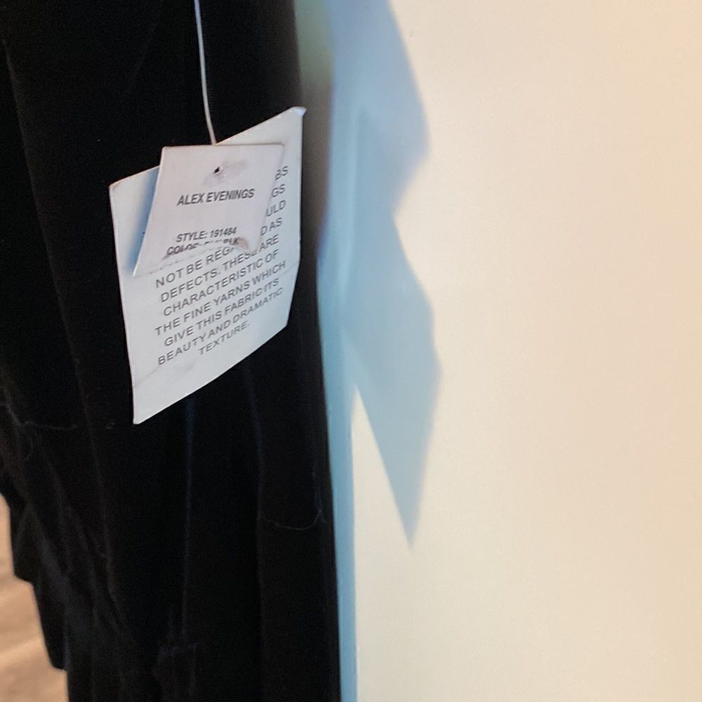 Alex Eveningvelvet Dress — image 7 of 8